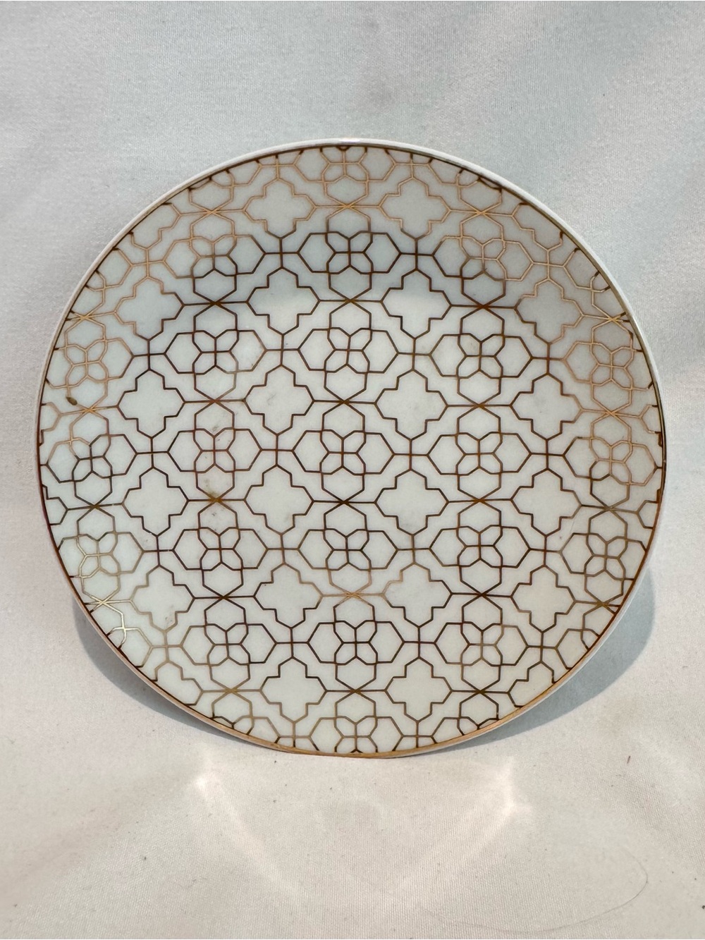 Kendra Scott Gold on White Filigree Jewelry Trinket Dish 4 1/2" Diameter EUC